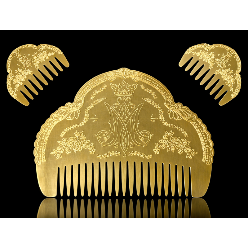 Peineta de fallera con anagrama de María | Elegancia y tradición valenciana